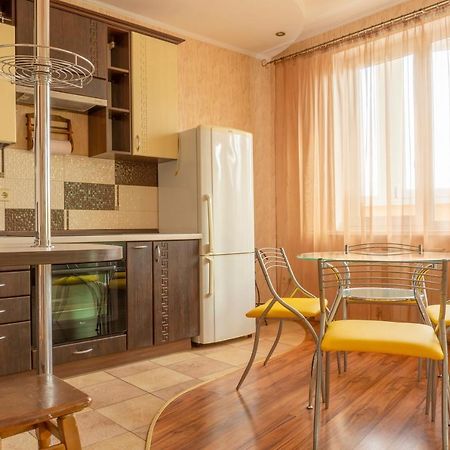 Big Studio Apartment Near River Mall Kiev Eksteriør billede