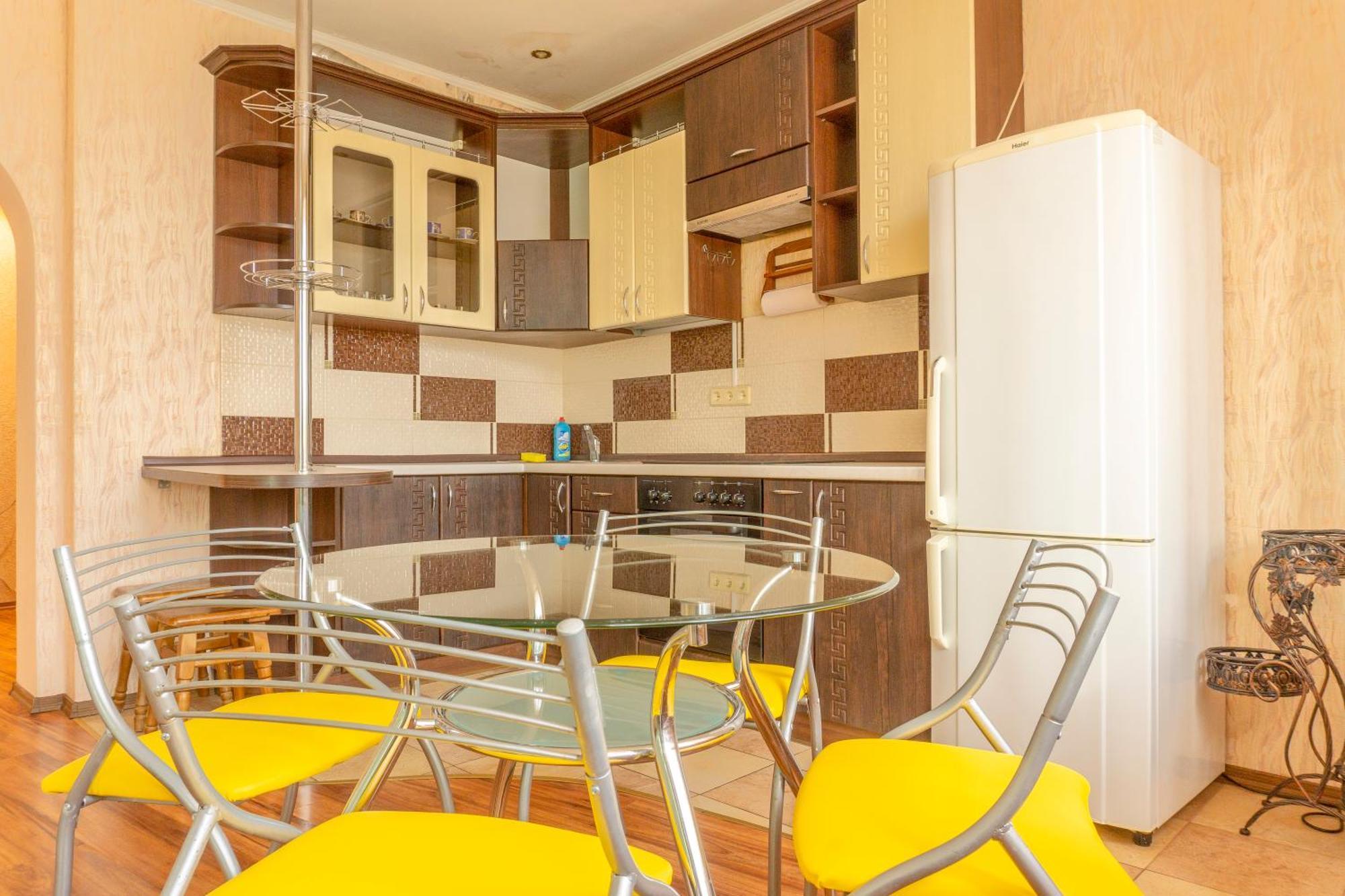 Big Studio Apartment Near River Mall Kiev Eksteriør billede