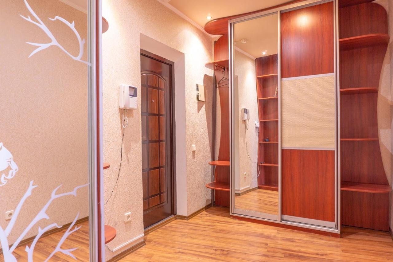 Big Studio Apartment Near River Mall Kiev Eksteriør billede
