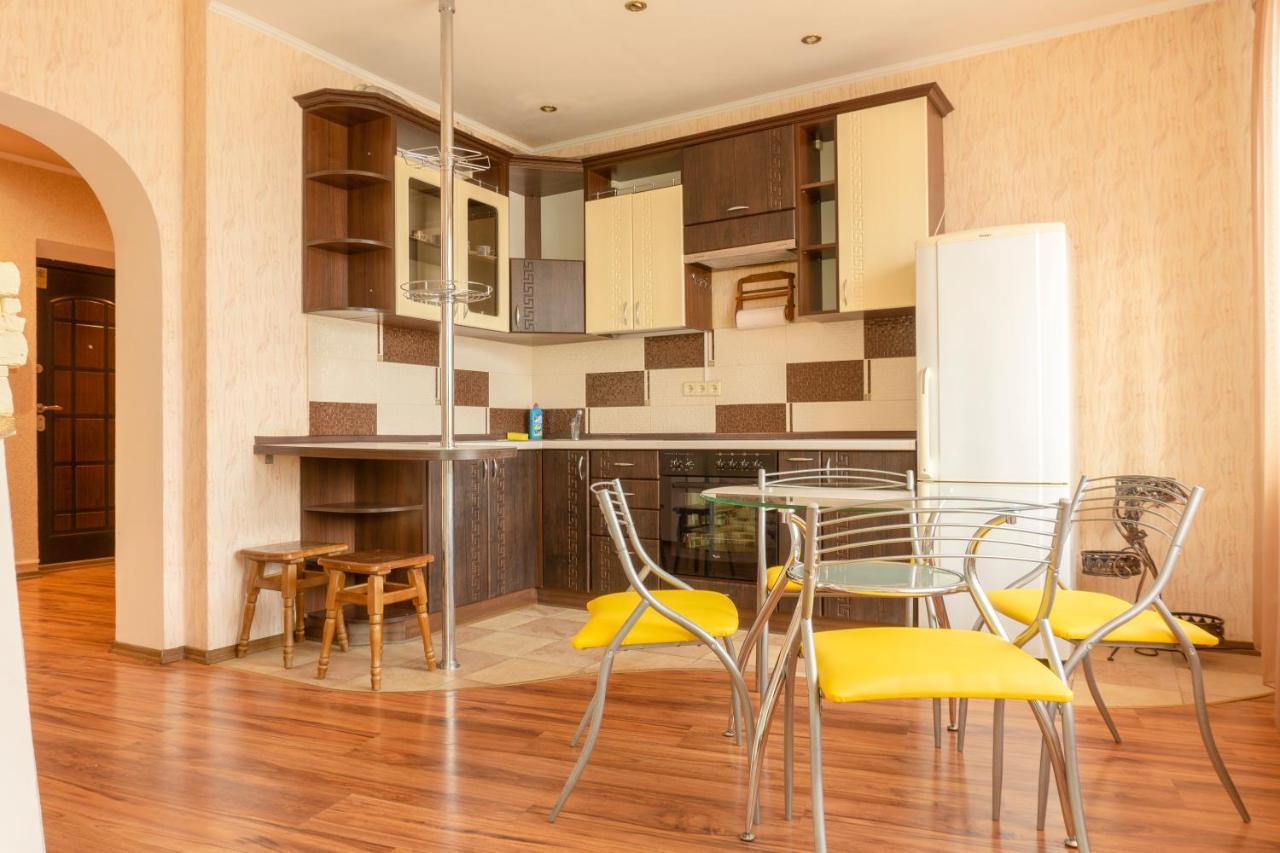 Big Studio Apartment Near River Mall Kiev Eksteriør billede