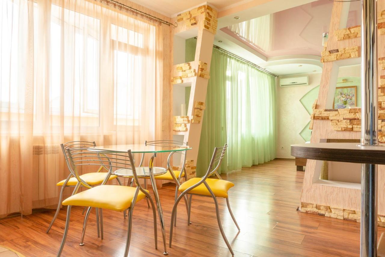 Big Studio Apartment Near River Mall Kiev Eksteriør billede